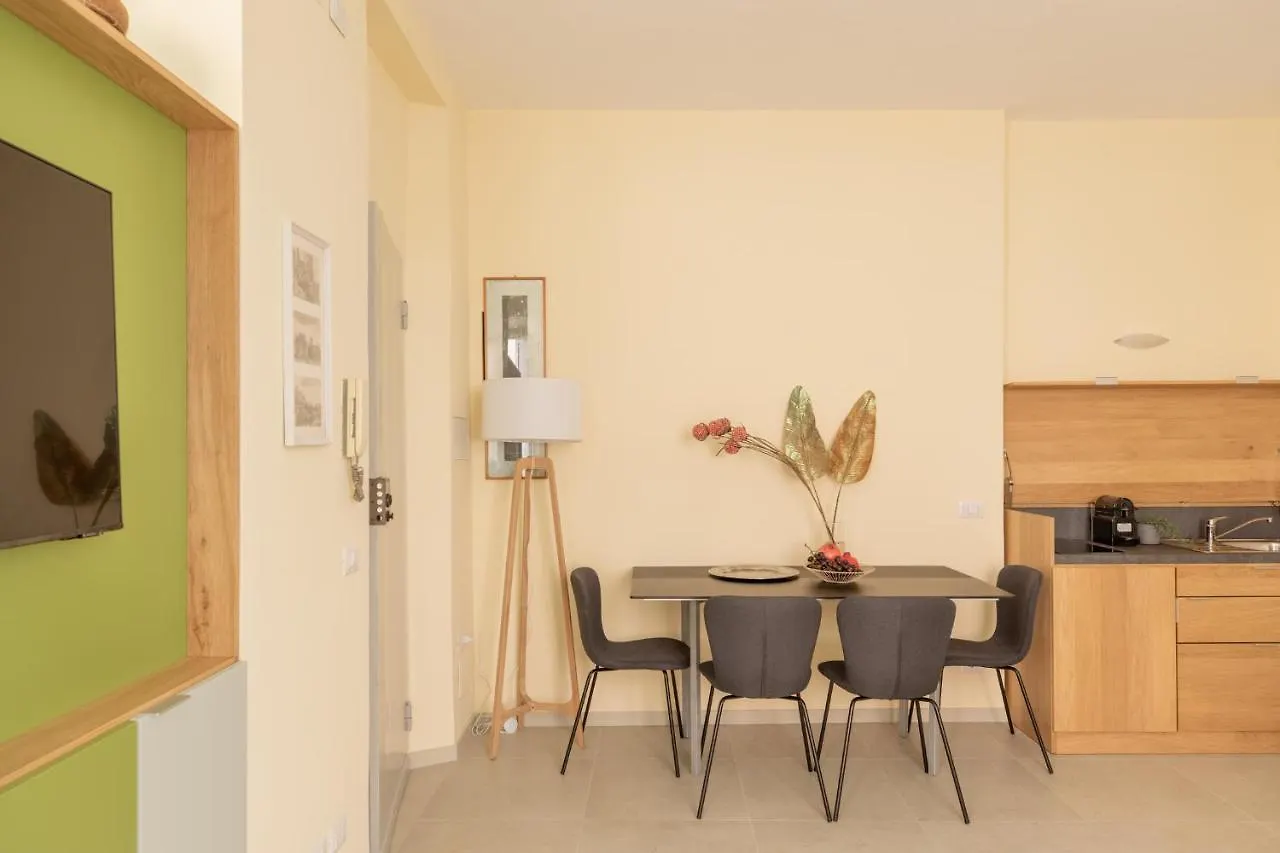 Apartment Iflat Lovely In Trevi Rome