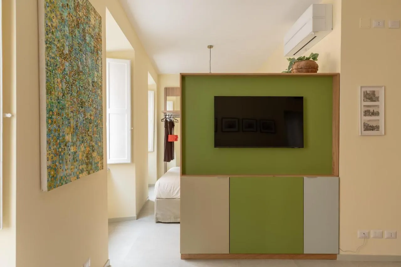 Apartment Iflat Lovely In Trevi Rome