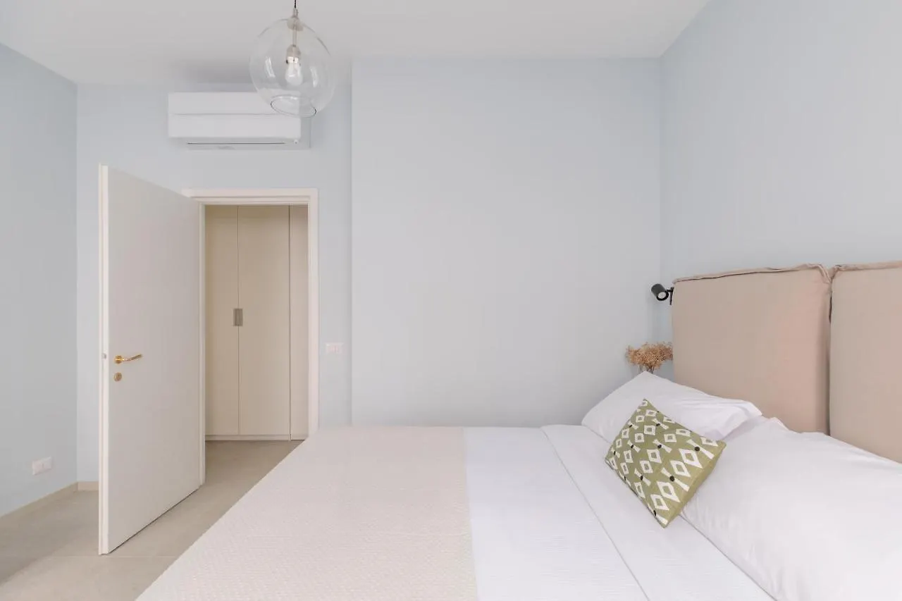 Apartment Iflat Lovely In Trevi Rome
